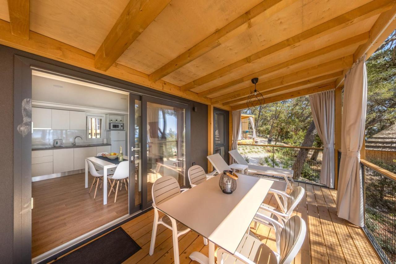 Pine Beach Pakostane Glamping Homes Eksteriør bilde