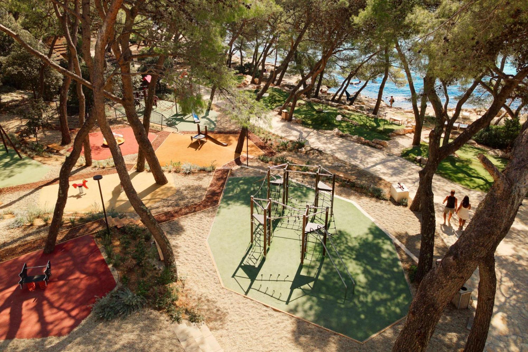 Pine Beach Pakostane Glamping Homes Eksteriør bilde