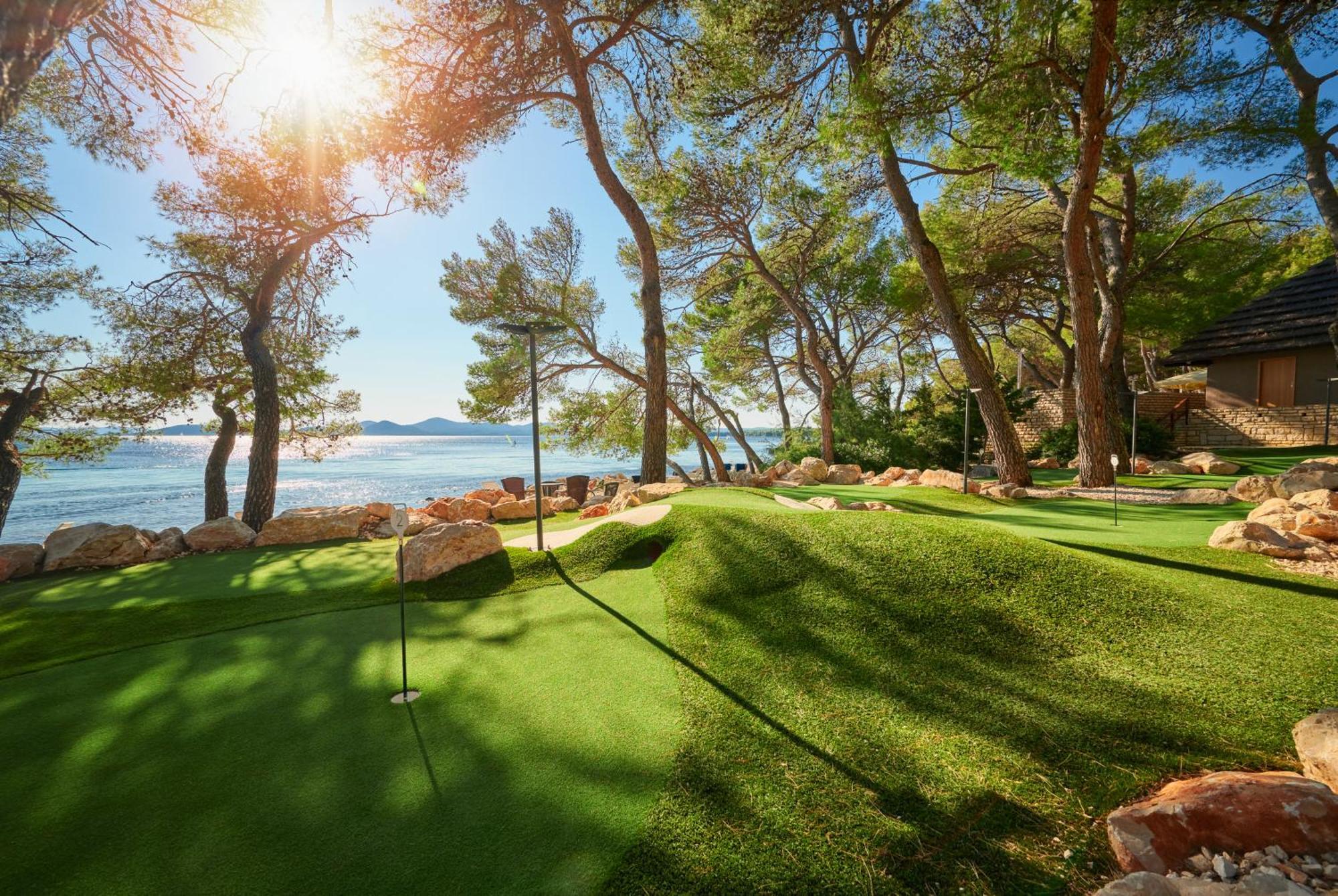 Pine Beach Pakostane Glamping Homes Eksteriør bilde