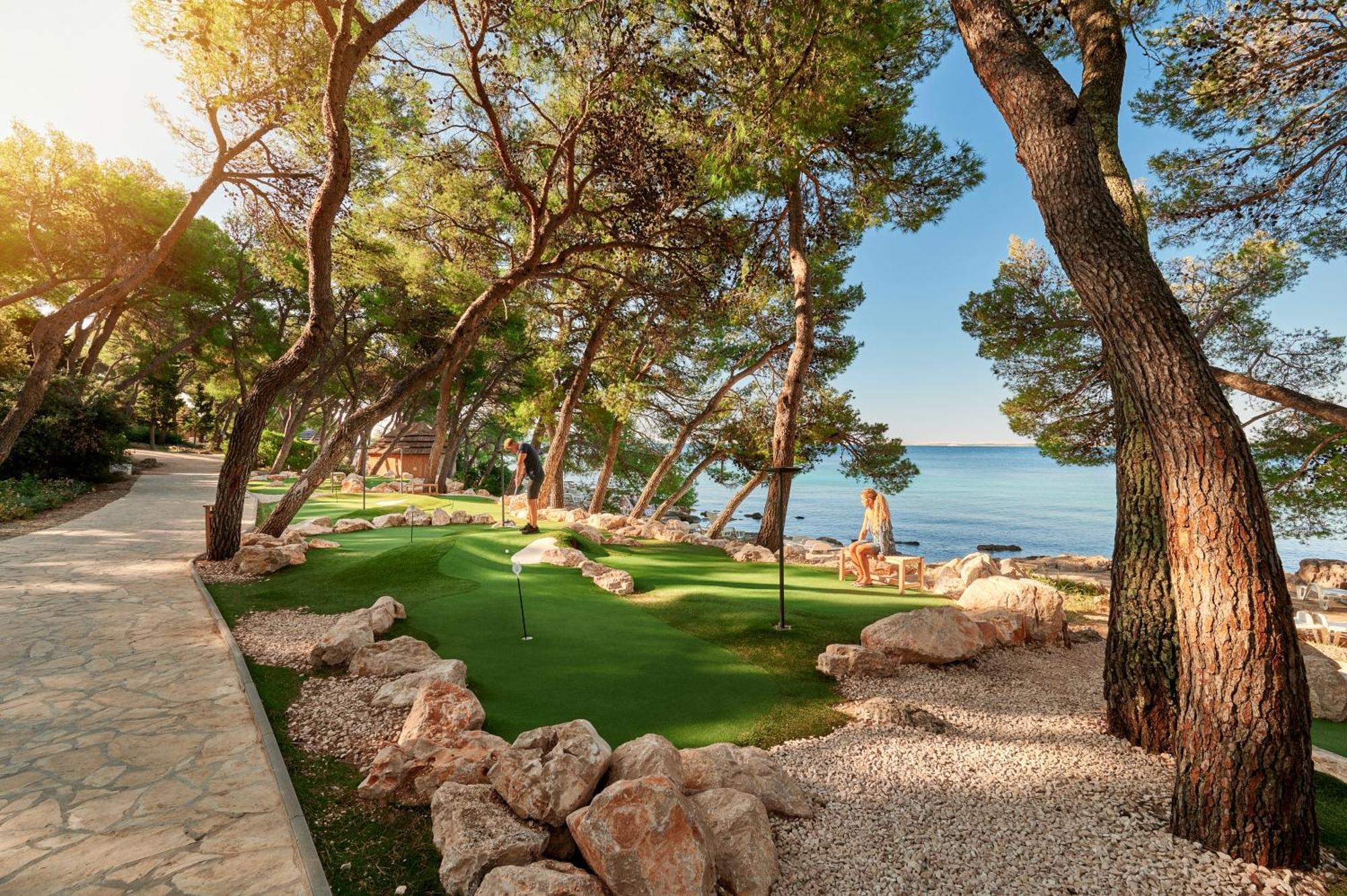 Pine Beach Pakostane Glamping Homes Eksteriør bilde