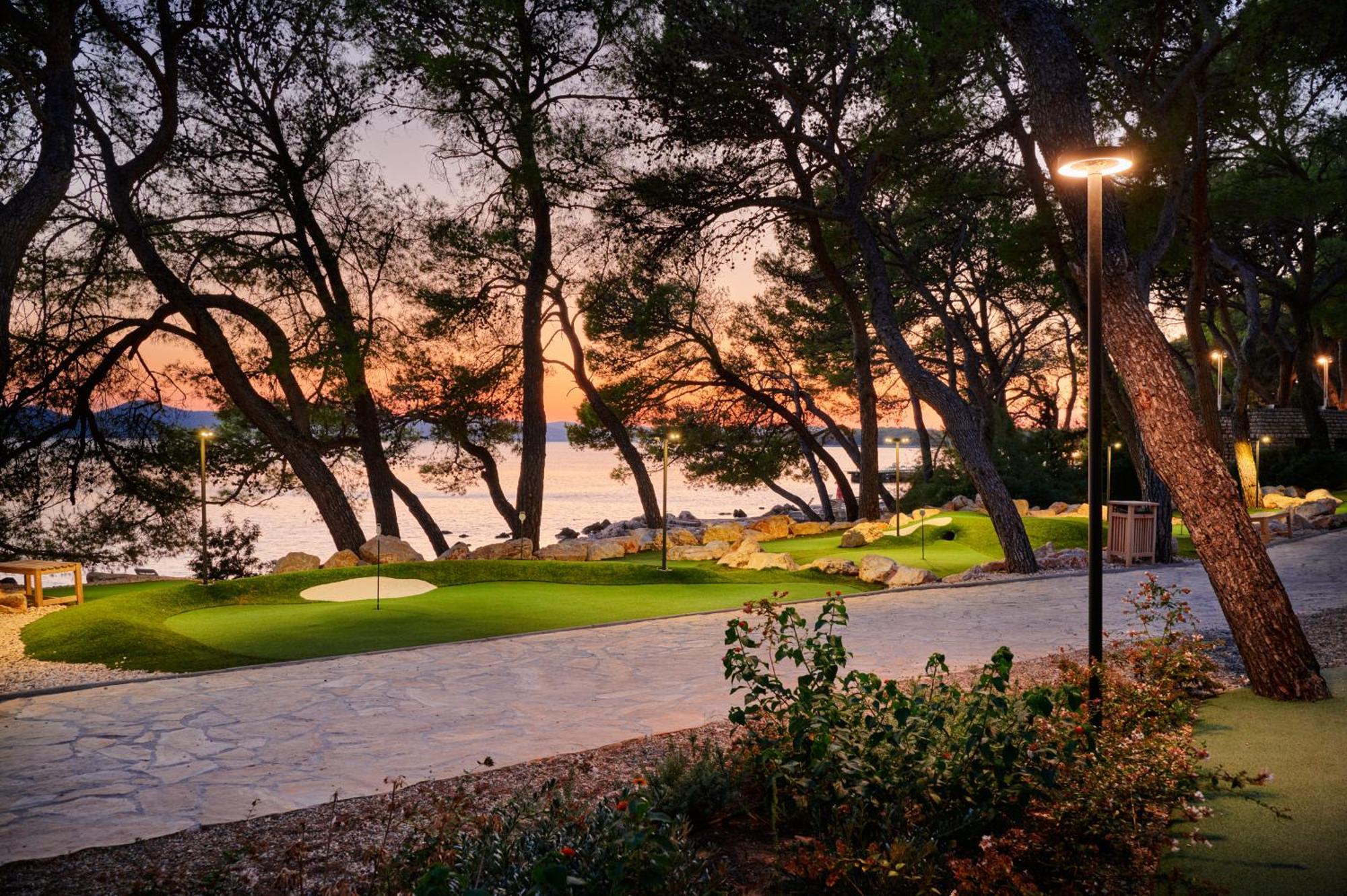 Pine Beach Pakostane Glamping Homes Eksteriør bilde