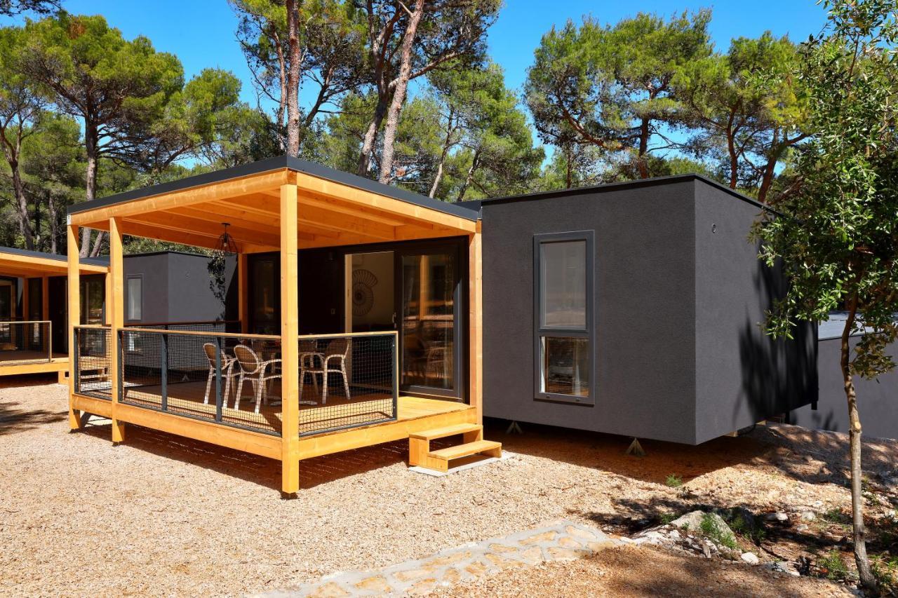 Pine Beach Pakostane Glamping Homes Eksteriør bilde