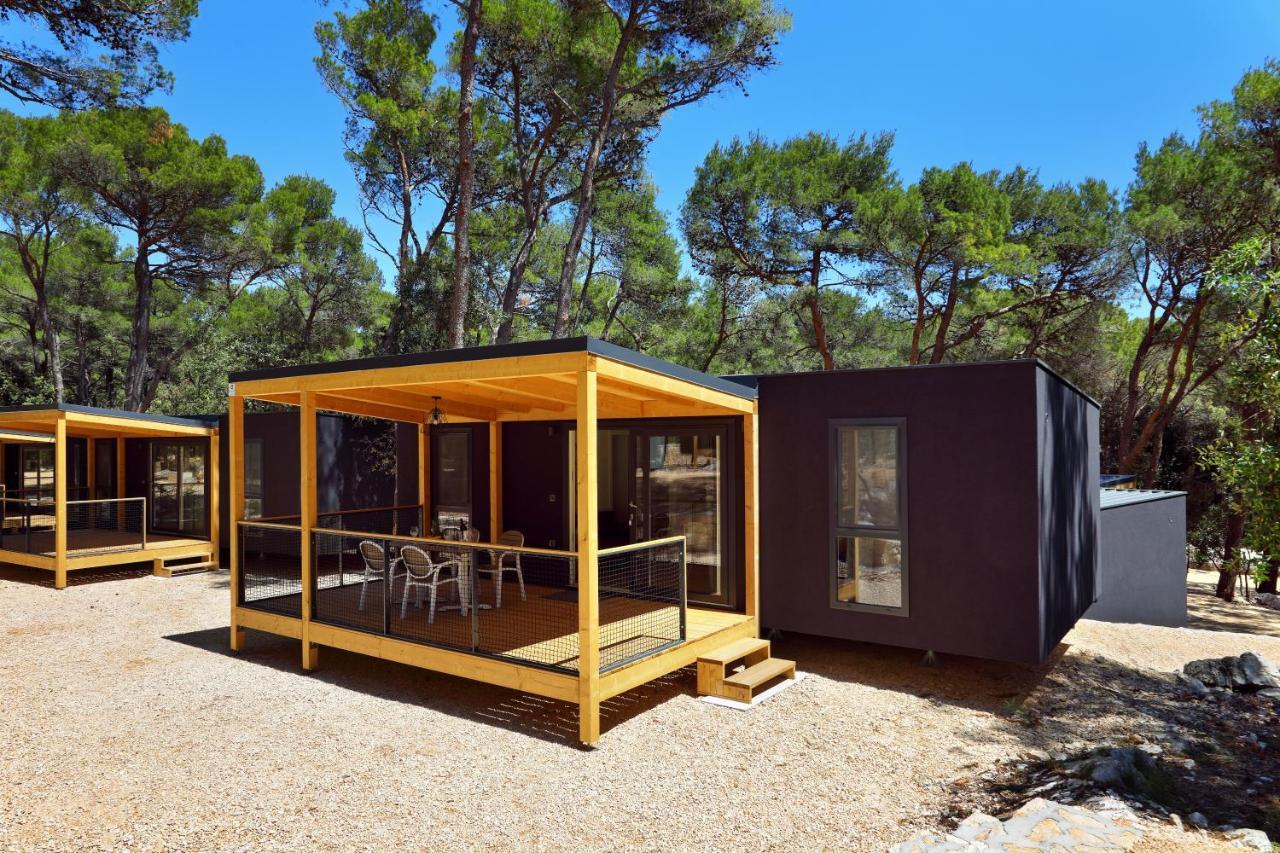 Pine Beach Pakostane Glamping Homes Eksteriør bilde